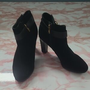EUC Franco Sarto Idrina Black Suede Ankle Boots Gold Straps Sz 7.5M